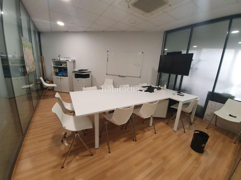 Foto e4deb36c-b0b5-4ea2-8cee-21eda48dcfec. Location bureau avec parking dans Parque Atlántico- San Matías Sevilla