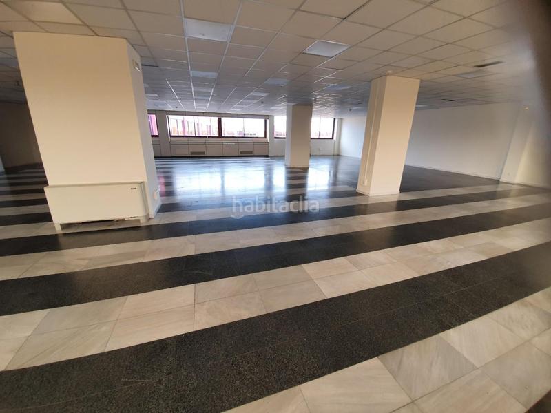 Foto de34d74c-ba9e-4fb4-b134-e31b44f5c8af. Alquiler oficina en La Buhaira Sevilla