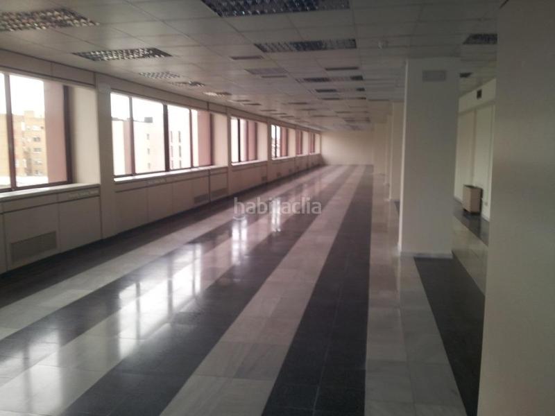 Foto 831d0895-3d95-4343-a923-61a86e5e9d4e. Lloguer oficina a La Buhaira Sevilla