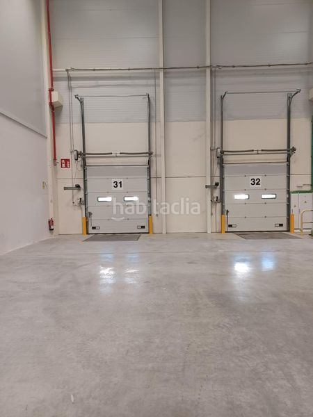 Foto 75071088-8073-43e7-a0e2-b2b62e195c31. Rent industrial building in La Motilla - Fuente del Rey Dos Hermanas
