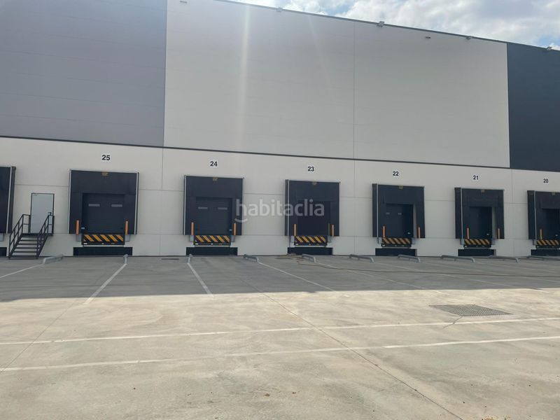 Foto f7352fc4-6f30-4cdf-934c-4ad58812b740. Rent industrial building in La Motilla - Fuente del Rey Dos Hermanas