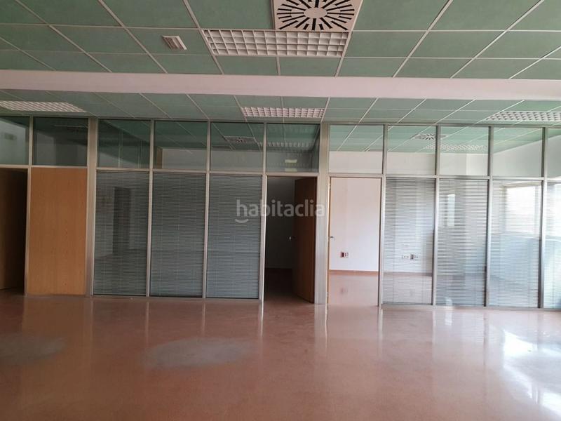 Foto 6493a73d-d12b-4013-95d2-b853256979e9. Location bureau dans Parque Alcosa Sevilla