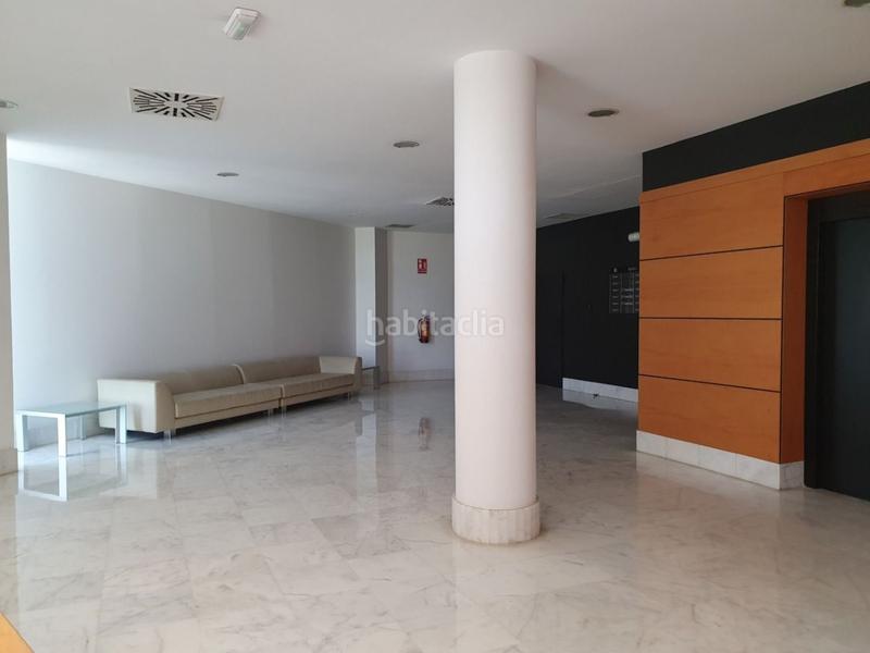 Foto f1934add-b028-4d6e-b225-6e709de28a87. Location bureau dans Parque Alcosa Sevilla