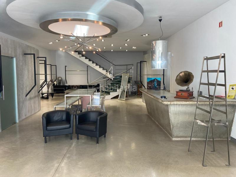 Foto 86d233c4-9613-485f-aadd-66cf3fba66da. Alquiler local comercial estupendo local en el polígono la negrilla en Sevilla