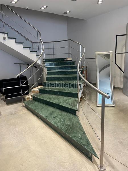 Foto ad54bd3f-cc8f-49e7-a82b-9c077b8cb6f3. Location local commercial dans Palmete Sevilla