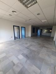 Office space in Parque Alcosa. Oficina disponible en sevilla este