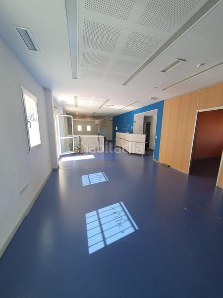 Foto f2c83bb5-b47f-46df-ba94-90404601644e. Miete büro mit heizung in colores - entreparques Sevilla