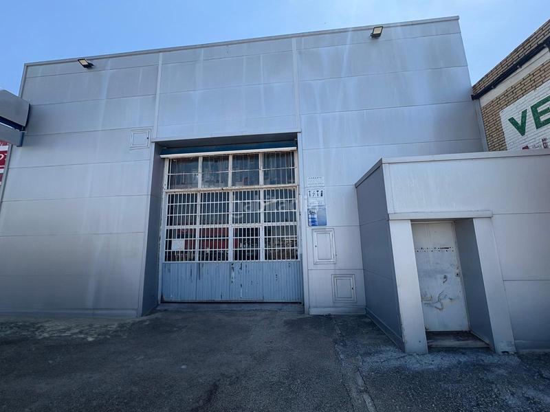 Foto e9ce9468-98cd-45fc-b84b-cc4461781ae6. Nave industrial  en polígono majaravique en Rinconada (La)