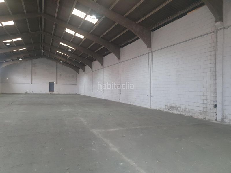 Foto 067255b7-f487-4ac7-92bd-cc14becb84ac. Rent industrial building in Palmete Sevilla
