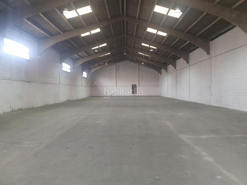 Foto 2b764562-ab28-4fc6-ae50-d381046b158b. Rent industrial building in Palmete Sevilla