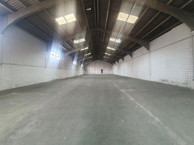 Foto 7fa01f8e-6b8e-4299-9d41-9661821bb3f6. Rent industrial building in Palmete Sevilla