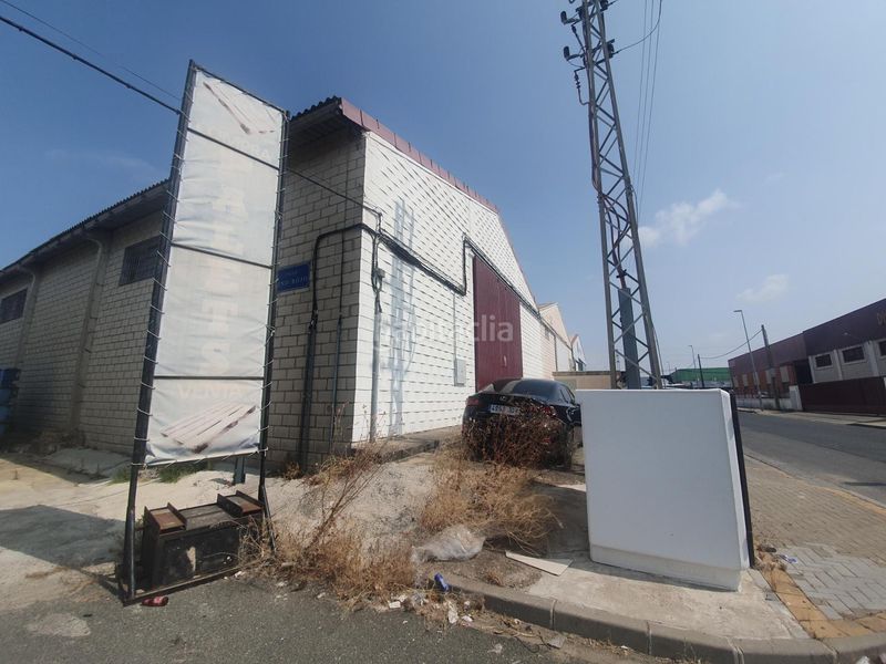 Foto 97daa459-32b5-4aa7-9c5e-cbc595dbf972. Rent industrial building in Palmete Sevilla