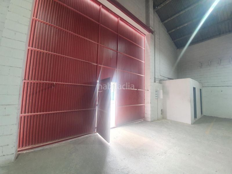 Foto cf575e66-6bdb-4d38-bcd9-c20f129507c6. Rent industrial building in Palmete Sevilla