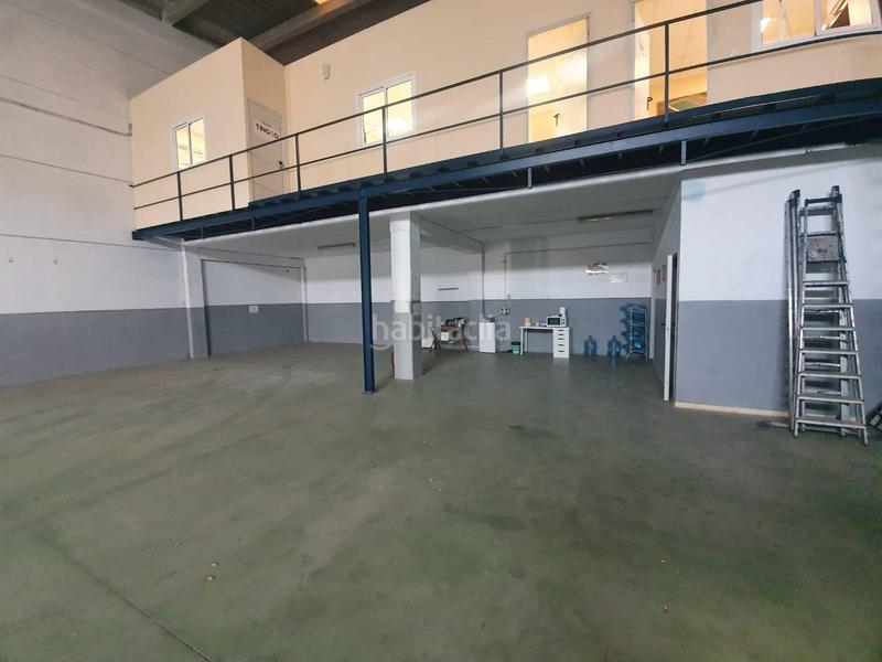 Foto 4fcad0b3-cbd3-425b-b3b6-51e376bad013. Alquiler nave industrial estupenda nave en alquiler en los palillos en Alcalá de Guadaira