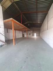 Lloguer Nau industrial a Torreblanca. Estupenda nave con patio privativo.