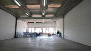 Lloguer Nau industrial a La Paz. Estupenda nave en alquiler con gran visibilidad