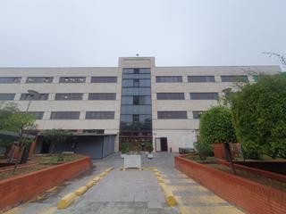 Rent Office space in Parque Alcosa. Oficina disponible en sevilla este
