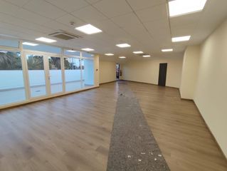Location Bureau à Sector Sur  - La Palmera - Reina Mercedes. Oficina disponible en el porvenir