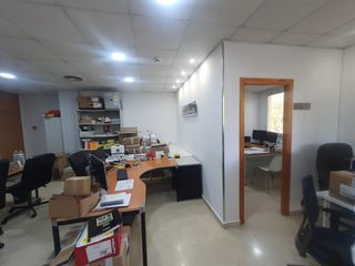 Miete Büro in Parque Alcosa. Oficina disponible en sevilla este