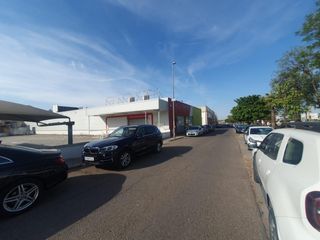 Lloguer Local Comercial a Coria del Río. Magnífica nave comercial disponible en coria del río