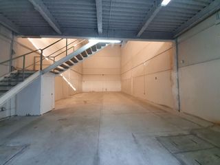 Miete Fabrikhalle in Calle calle libro. Nave industrial en p.i. la negrilla sevilla