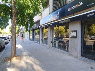Traspàs Local Comercial a El Cano - Los Bermejales. Local comercial disponible en avenida de finlandia, bermejales