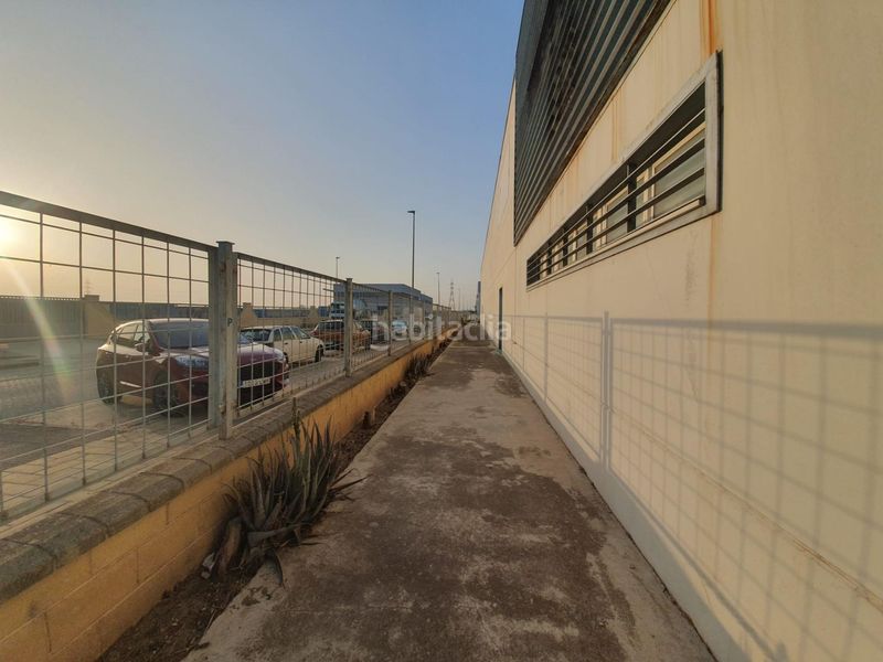 Foto b5d1019a-ddd1-493e-872f-63c9a94c9d66. Industrial building in San Jose de la Rinconada
