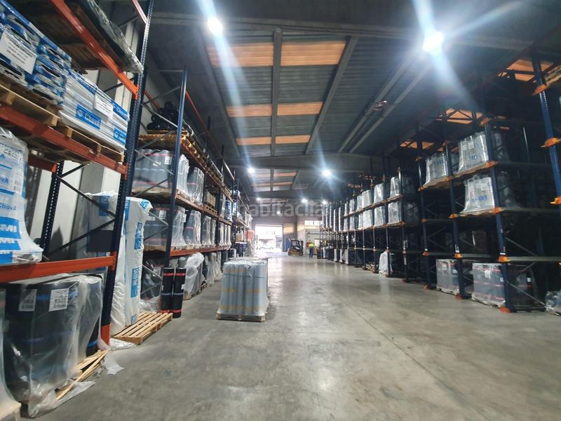 Foto b87e415e-12bd-41fd-bac1-c82820a387ea. Industrial building in San Jose de la Rinconada