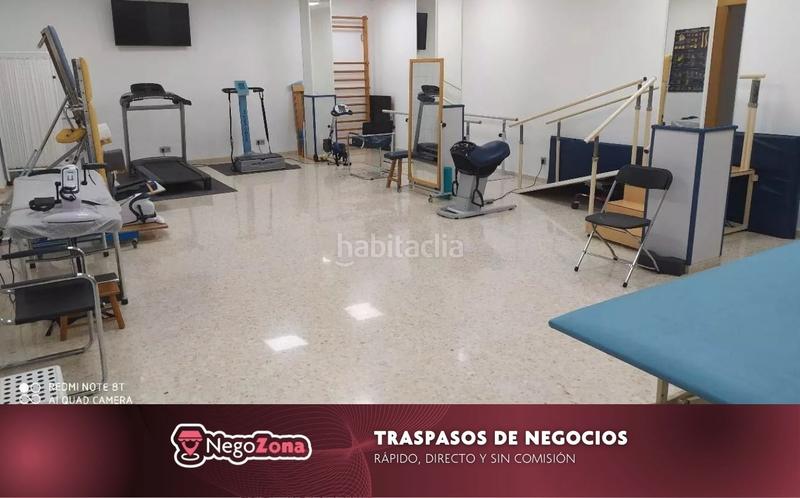 Foto e3108cfd-be68-4e3f-a2bb-444659455a28. Alquiler local comercial en calle granada 48 traspaso centro sanitario polivalente en almeria en Almería