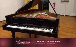 Traspàs Local Comercial a Liáns. Traspaso negocio de restauracion de pianos en la coruña