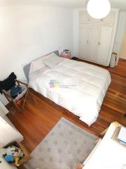 Appartement  Calle ave maria. Se vende piso en el centro de ponferrada con 5 habitaciones, 3 b