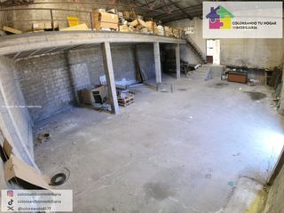 Locale commerciale in Villarejo de Órbigo. Se vende local de negocios, junto con parcela de almacenamiento