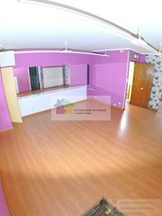 Rent Business premise in San Claudio - La Chantría. Se alquila local de 41m2, con tres despachos, o zonas independie