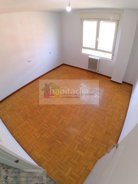 Foto 44f7f743-aa40-4c2e-9693-6cbe2a231926. Appartamento con riscaldamento parcheggio in Trobajo del camino