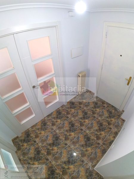 Foto 6e60e55c-9adc-4d57-baf3-aad7400763b2. Appartamento con riscaldamento parcheggio in Trobajo del camino