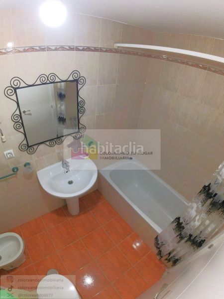 Foto b7b49a91-30c8-45e1-994d-ef52ff41b948. Appartamento con riscaldamento parcheggio in Trobajo del camino
