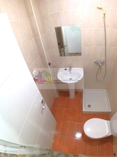 Foto bd3f94ba-7d26-4f1b-b2e1-b6b2e7c5cea0. Appartamento con riscaldamento parcheggio in Trobajo del camino