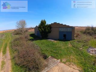 Finca rústica a Santa Marina del Rey. Se vende parcela, junto con almacen de 462m2 para almacenamiento