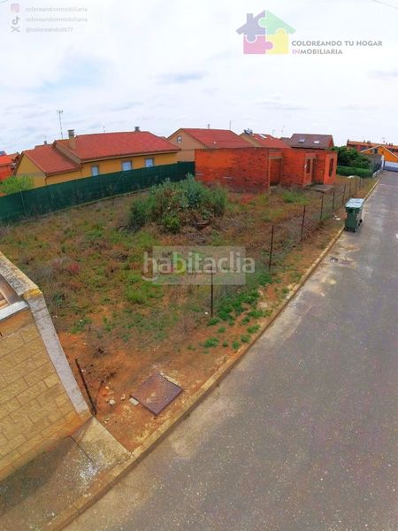 Foto c716006a-1de2-4738-90bf-b72f1bb908f3. Terreny residencial a Benavides