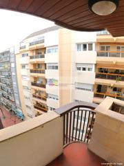 Appartement  Calle ave maria. Se vende piso en el centro de ponferrada, con 5 hab, 2 baños, un