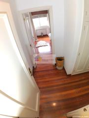 Appartement  Calle ave maria. Se vende piso en el centro de ponferrada, con 5 hab, 2 baños, un