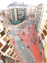 Piso  Calle ave maria. Se vende piso en el centro de ponferrada, con 5 hab, 2 baños, un