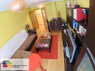 Piso en Villaquilambre. Se vende piso en navatejera, amueblado, suelo radiante, 4hab. 2