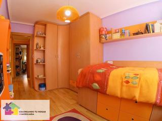 Pis a Villaquilambre. Se vende piso en navatejera de 3 hab, dos baños, cochera, traste