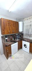 Miete Etagenwohnung in Villadangos del Páramo. Se alquila piso de 4 habitaciones, amueblado, para familias gran