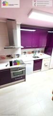 Etagenwohnung in Robla (La). Se vende piso de tres habitaciones, amueblado, un baño, cochera,