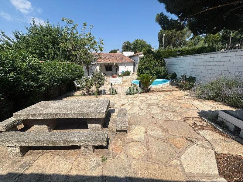 Foto 2c7f0733-8c49-4b82-bd9a-bf27d093deb8. Casa amb piscina a Cadalso de los Vidrios