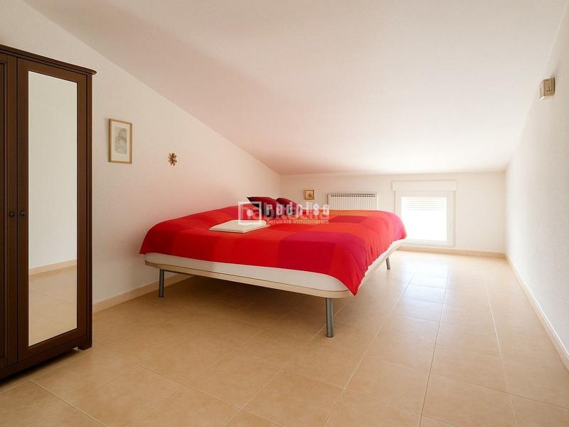 Foto 495a2cdd-20a6-4e35-a4f4-c23b72cac3e4. Casa amb calefacció a Cenicientos