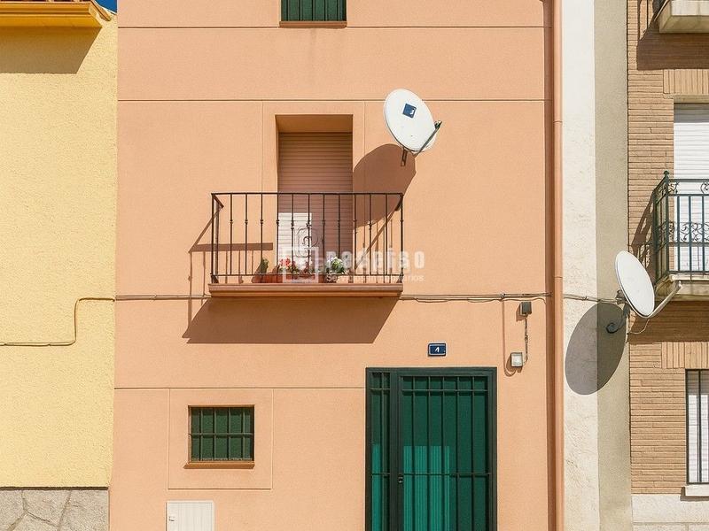 Foto 77e3f9af-f256-4274-8611-5a9e2337f180. Casa amb calefacció a Cenicientos