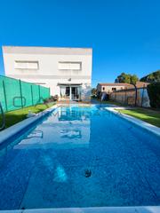 Casa aparellada  Carrer mar. Fantástica casa pareada con piscina
